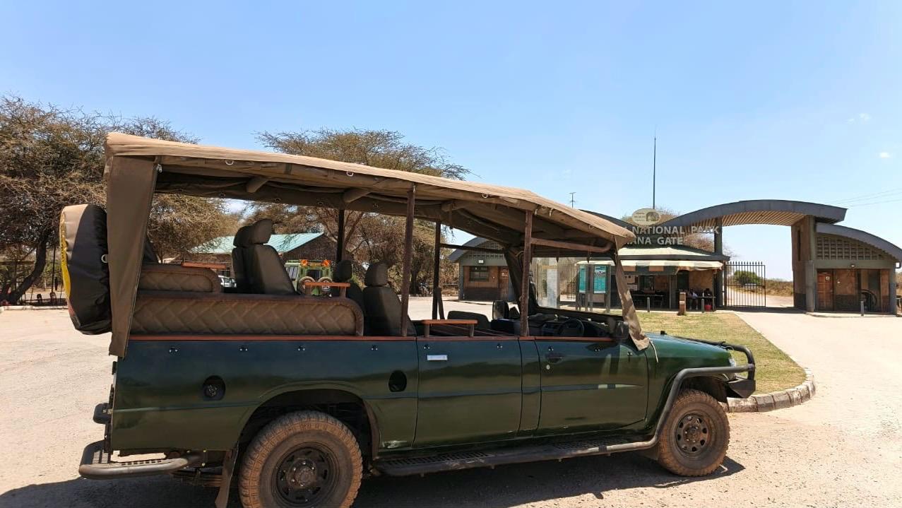 KBS transfer vehicle in Amboseli for guest pick-ups